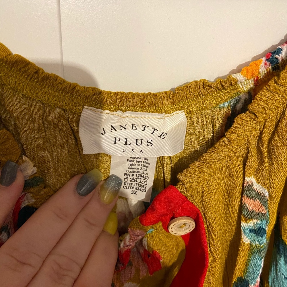 Front tie blouse - Picture 2 of 3
